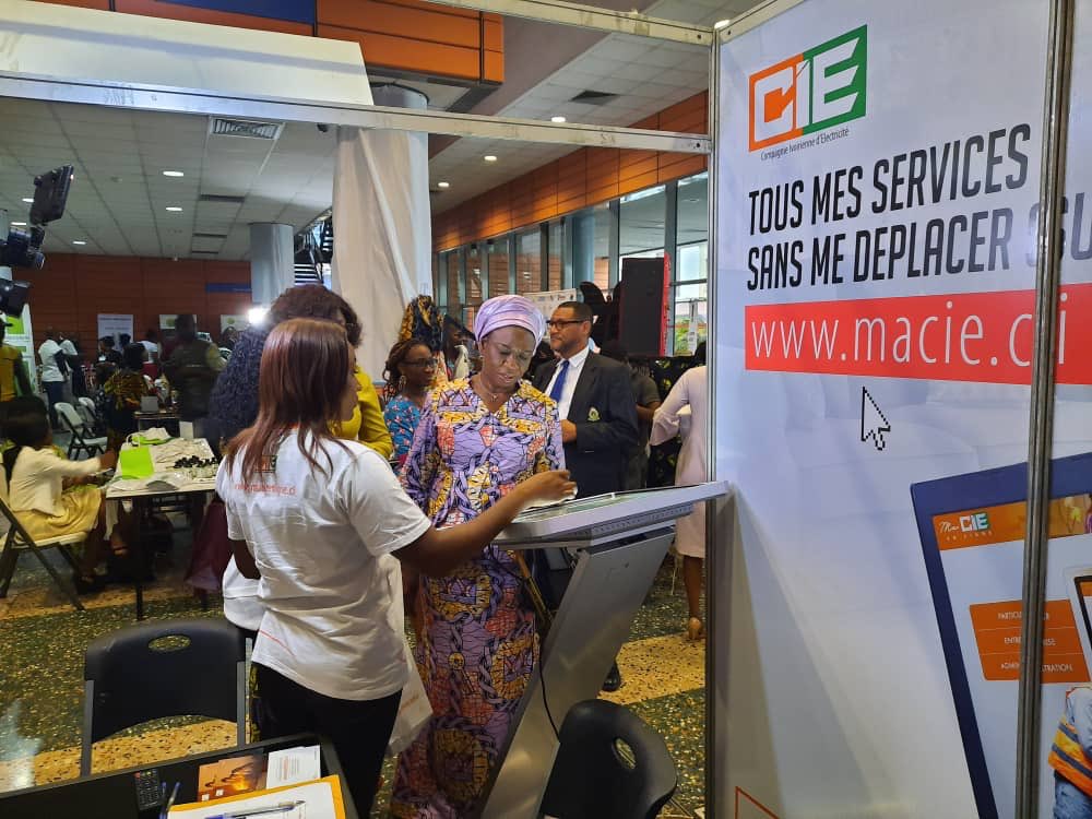 CIEofficiel's tweet photo. Salon Women Impact Twenty
Nous avons été très heureux de recevoir à notre stand Mme KABA NASSERE, la représentante du Ministre de la salubrité
#SWIT2020 #CIV #CIV225 #CIEENTREPRISECITOYENNE https://t.co/bUm7WQtqrz