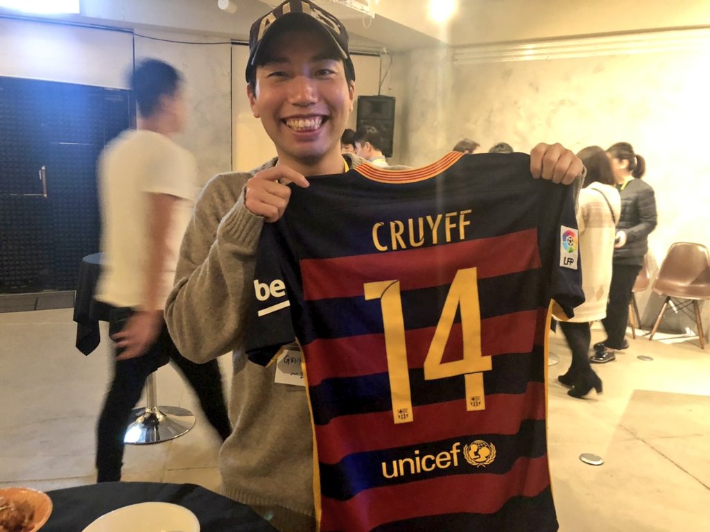 Twitter पर Genkiモリタ スーパーポジティブプロゲーマー ヨハン クライフのユニフォーム 初めてみました 追悼試合のクラシコの ユニフォームらしいです クライフ トータルフットボール