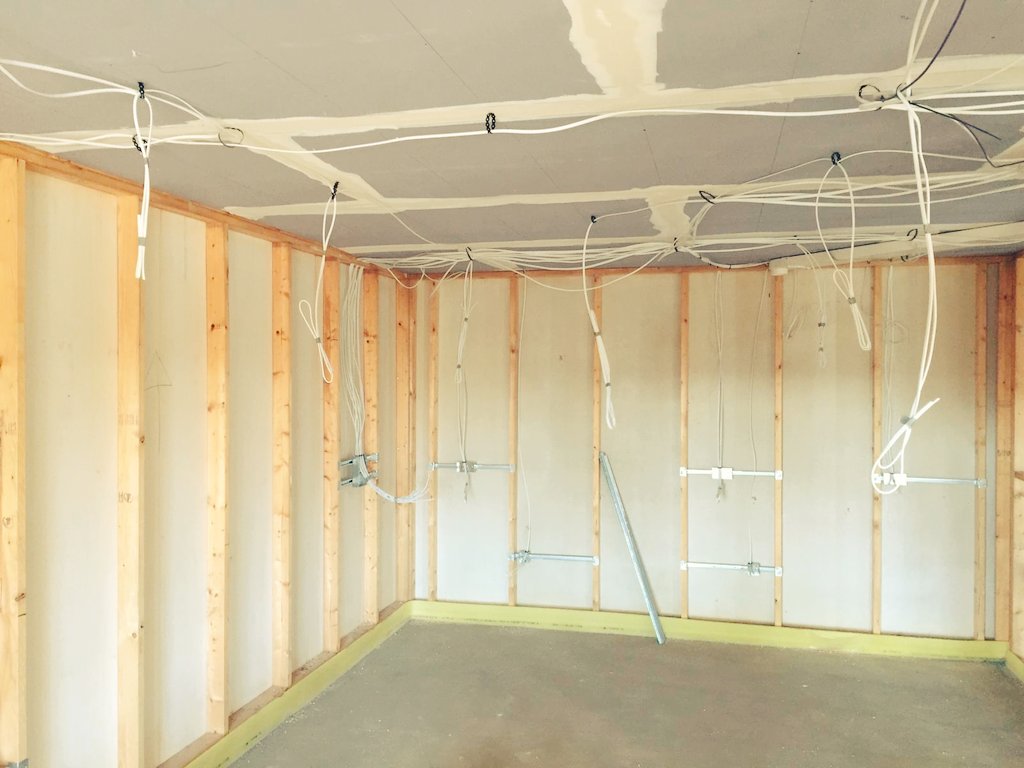 DynamicDesignEl's tweet photo. Finished the #FirstFix on luxury flats in #Buckinghamshire this week.

Let us know if you are looking for an #Electrical contractor in this area or the #Hertfordshire #Bedfordshire area!

Happy #FridayFeeling everyone! 🙌 https://t.co/T0jKriQLDf