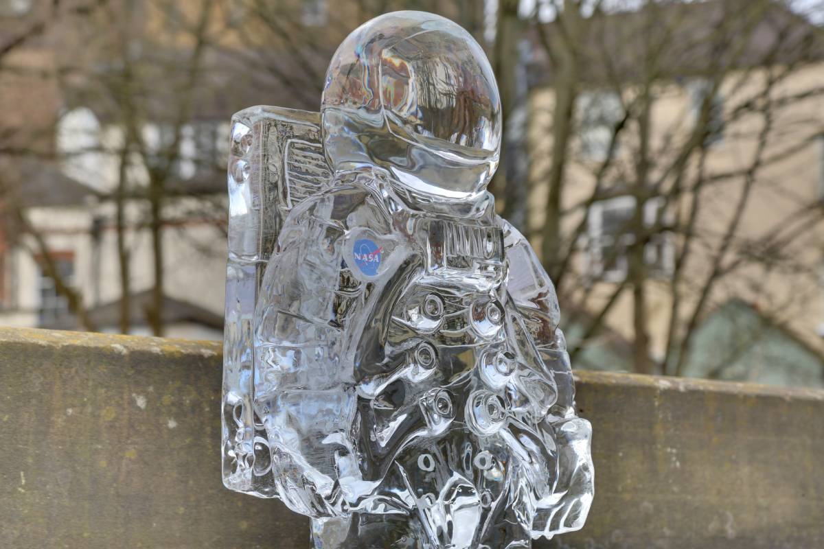 ExplorARdigital's tweet image. Quite a mixture of sculptures at the #Durham #fireandice festival! See them all here: explorar.co.uk/durham/events/… @DurhamBID