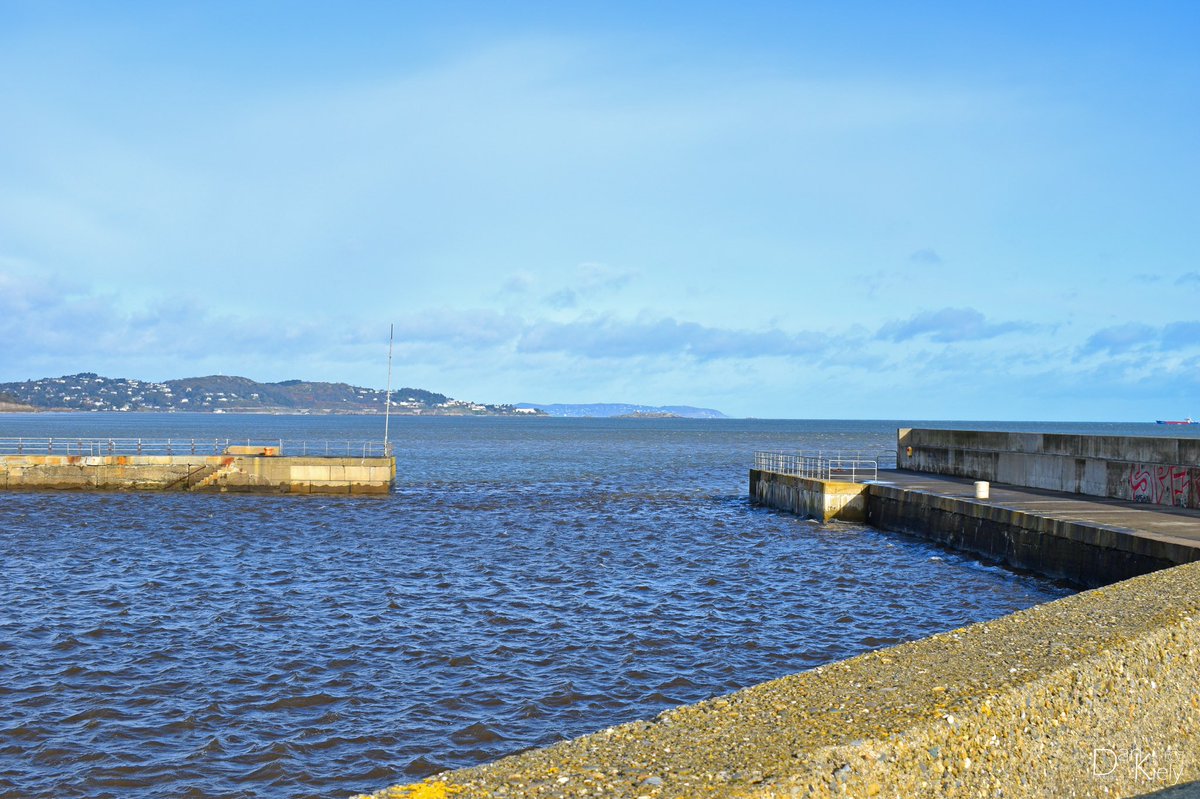 DanKielyPhoto's tweet photo. Gateway To The Sea, Bray Harbour, February 2020.

#Bray #BrayHarbour #BestOfBray #Wicklow #VisitWicklow #WicklowOutdoors #GardenOfIreland #Ireland #DiscoverIreland #IrishSea #Harbour #Sky #Clouds #views #cold #ChoppySea #walls #Nikon #NikonD3500 @bray_ie @visitwicklow https://t.co/gBQm2ksYlr