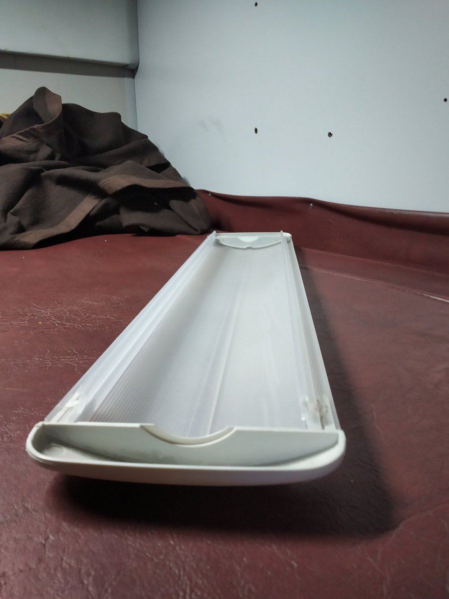 ArjunMitkari's tweet photo. @IRCTCofficial light cover fail down it seems to be out of maintenance and are we safe in train Pnr 8803285038 https://t.co/wS0mRwUIsR