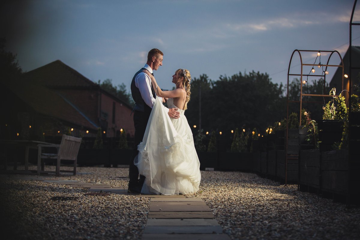 JMPhotox's tweet photo. This has to be one of my favourite shots of 2019. 
#wedding #weddings #weddingphotography https://t.co/fFc9TTmKcr