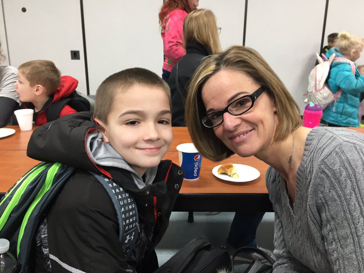 pesFULSD's tweet photo. It’s Donuts with Mom today https://t.co/S6M2RB76OH