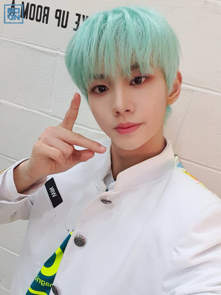 오늘의 퀴즈⁉️

#윈 에게 안 어울리는 머리색은 무슨 색일까요?

정답은 '없습니다.'였습니다~😆

#MCND #WIN