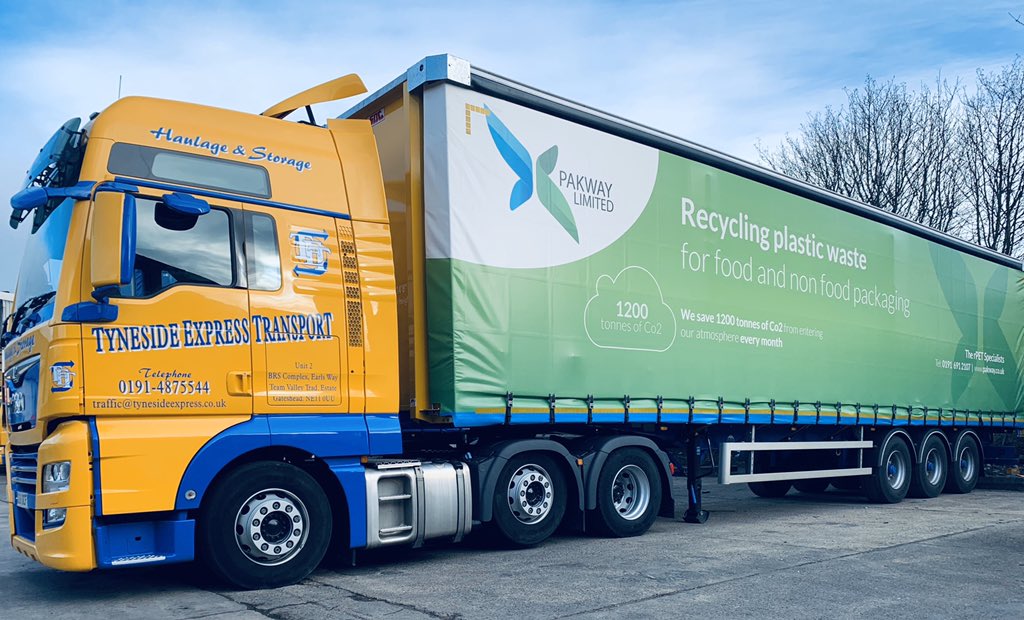 tynesideexpress's tweet photo. Showcasing 2 of 18 of our new trailers supplied by SDC Trailers. These trailers are in the livery of our long standing customers SONOCO ALCORE and PAKWAY LTD. 
TYNESIDE EXPRESS DRIVING THE NORTH EAST INDUSTRY AHEAD https://t.co/sNXzaw1RGf