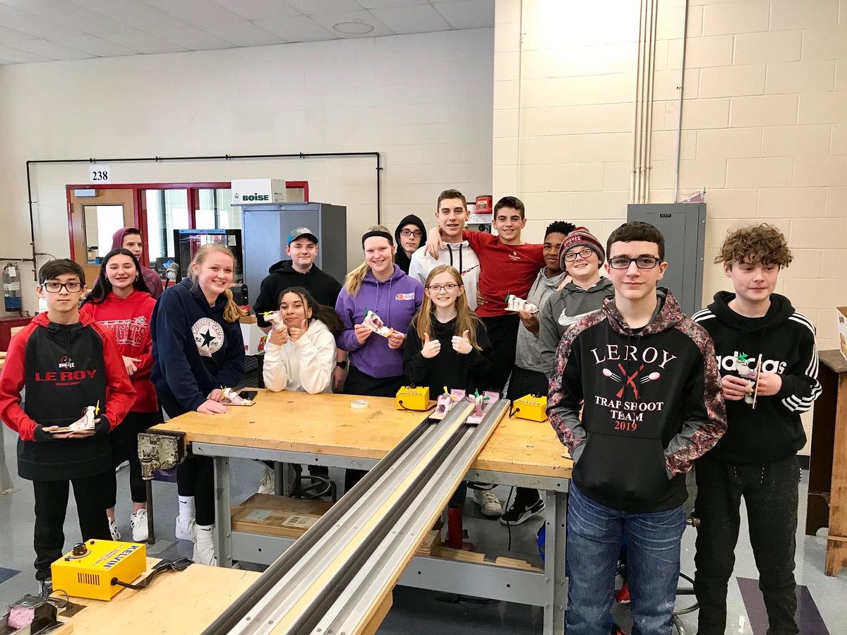 LeRoy_CSD's tweet photo. The results are in‼️
Mr. Dietsch’s Technology Class held his annual 8th grade Maglev Finals yesterday after school!
Congrats to the 2020 champion, Macie Howe who outlasted Alana Prevost 4-2 to win in the final.
Always an awesome learning experience for all!
#LRTech
#Congrats https://t.co/N3qO2on72Z
