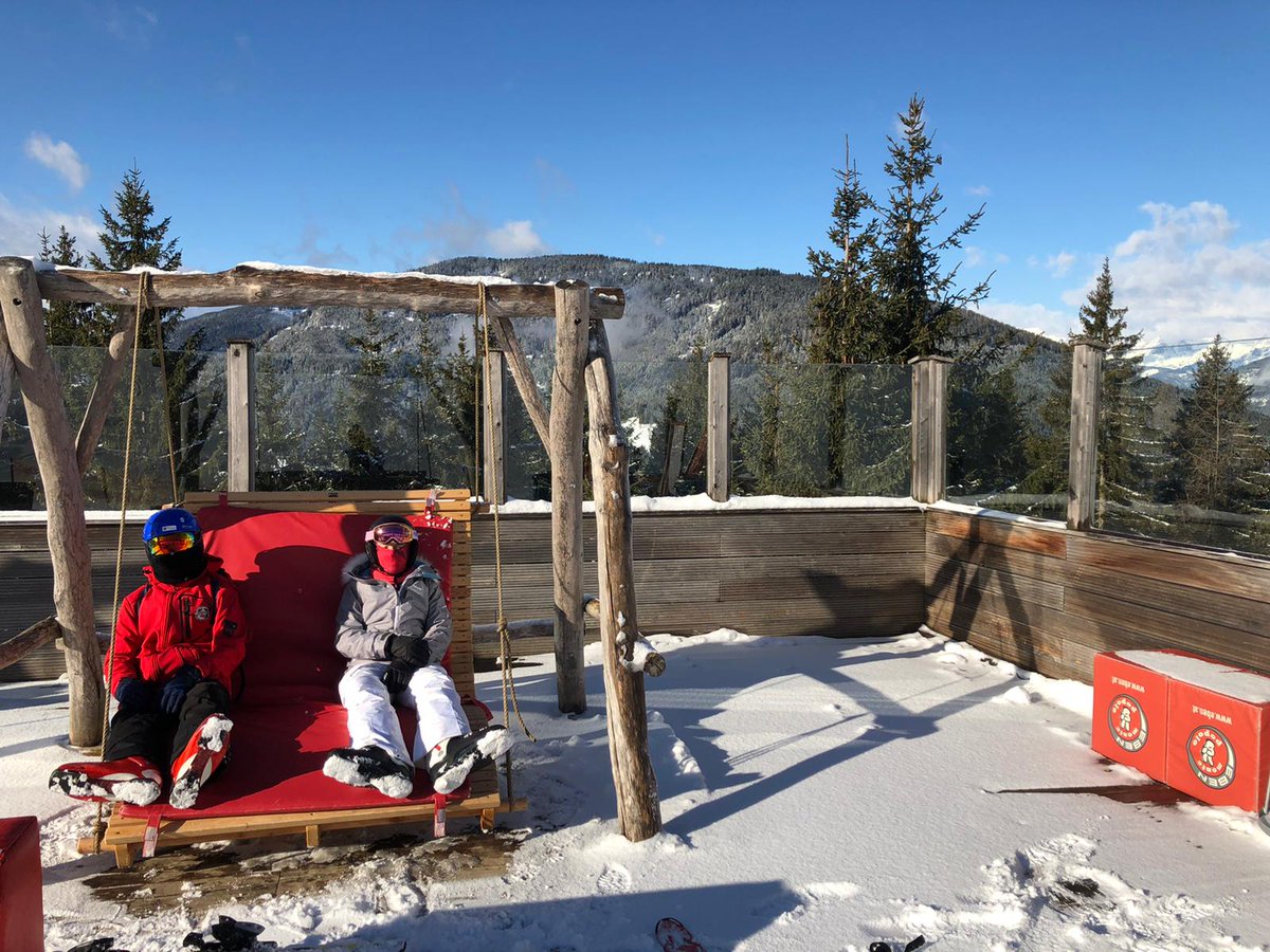 MBskitrip's tweet photo. Our final morning on the slopes! Amazing to see how much progress everyone has made in just a week! https://t.co/gCPLj0W8D4