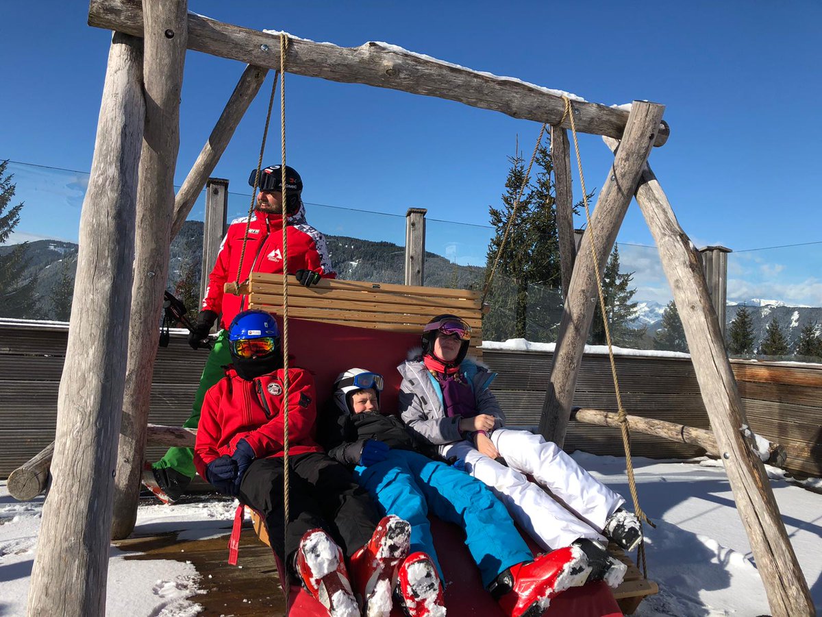 MBskitrip's tweet photo. Our final morning on the slopes! Amazing to see how much progress everyone has made in just a week! https://t.co/gCPLj0W8D4