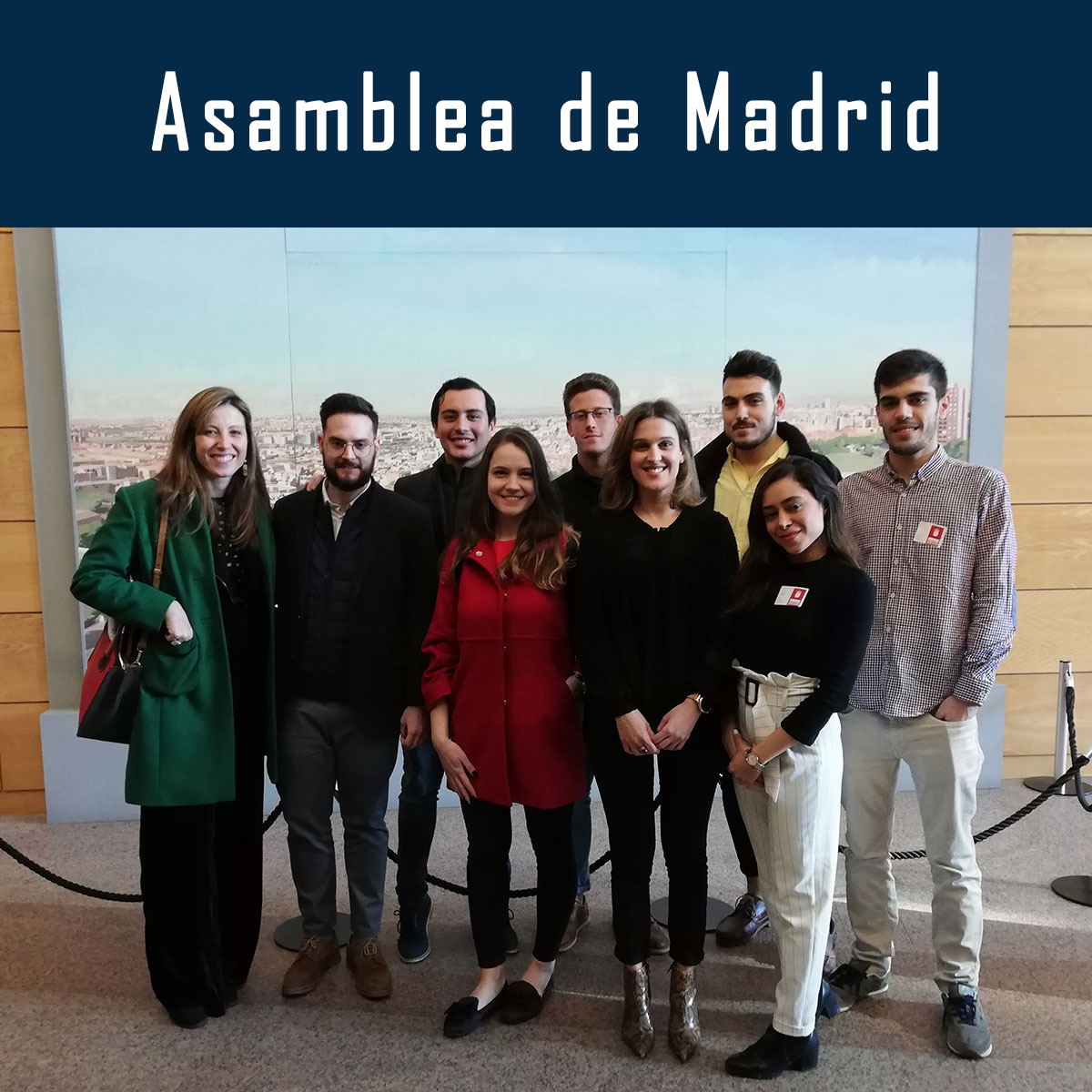 iddigitalschool's tweet photo. Nuestros alumnos de @MasterComunic asistieron ayer a una sesión de un pleno en la #AsambleadeMadrid e hicieron una visita a la sala de prensa en la que pudieron hablar con algunos representantes de diferentes partidos políticos.
#mastercomunicacion #masteroficial #ucjc https://t.co/FureOr5uBh