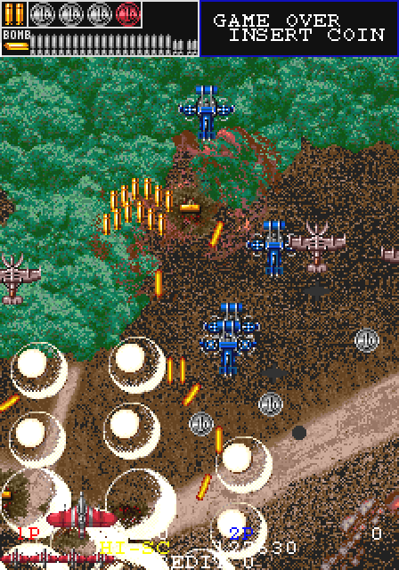 隠しフィーチャー満載のガンフロンティアだが、特に2面には状況・進行に直結しているシーンがあり、終盤の森をボンバーで焼くと滝の裏の基地に通じる階段が現れる。そこにはスカイガバメントが格納されており、離陸によって水鳥たちが一斉に飛び立つ。(たらばーさんに聞く迄は石碑？と思っていた)