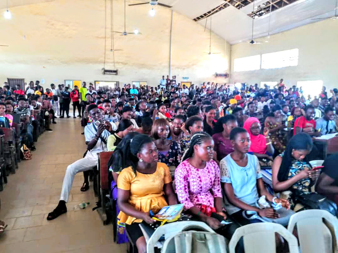CorpFarmers_int's tweet photo. From Jigawa, to Ibadan, and now Ondo State. @cellulantNG is playing an immense role in Agricultural market place for students. #ConnectToWorkOSUTECH @Cellulant
@BolajiAkinboro @basamta https://t.co/D3Vf5PCAhD