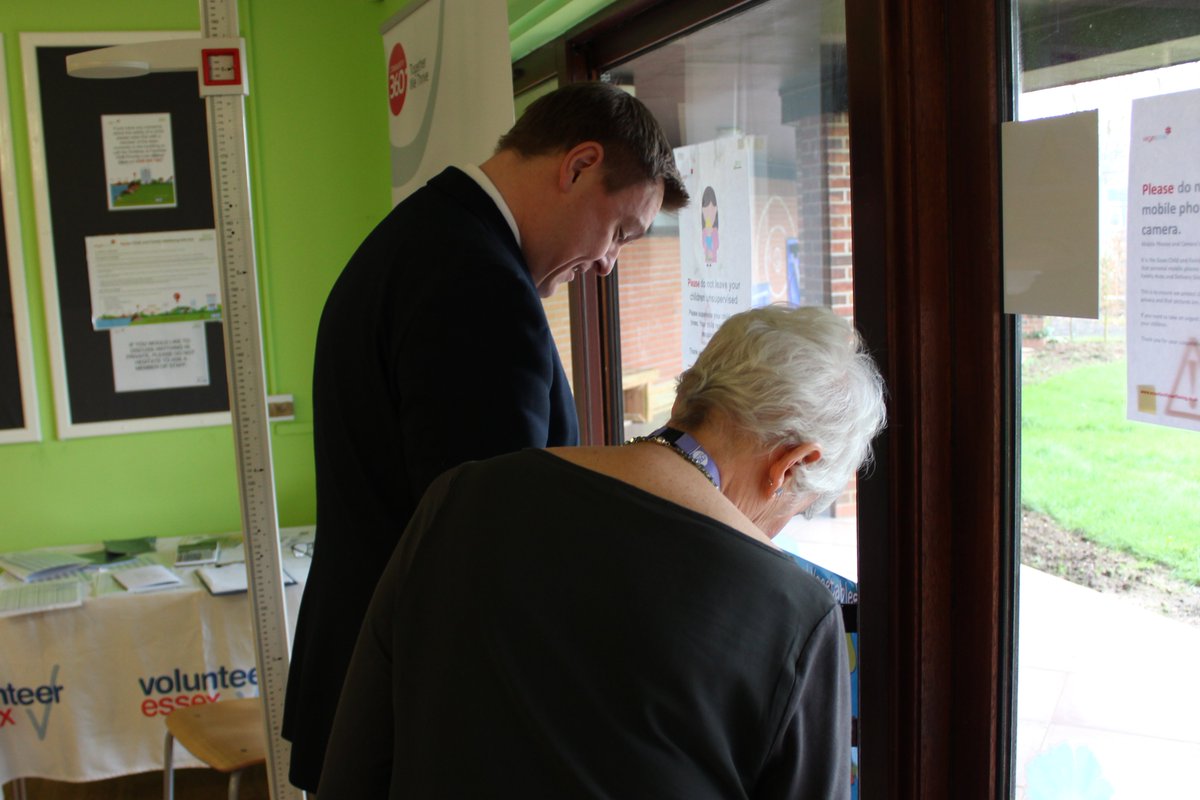 willquince's tweet photo. Today I visited the Berechurch Family Hub in Monkwick run by @VirginCare and @barnardos - a lovely, welcoming environment with passionate staff on hand to offer help and support on a range of issues. Brilliant to see it so busy. You can find out more here: https://t.co/BvZkfVDXb7 https://t.co/0ijLw9DyJP