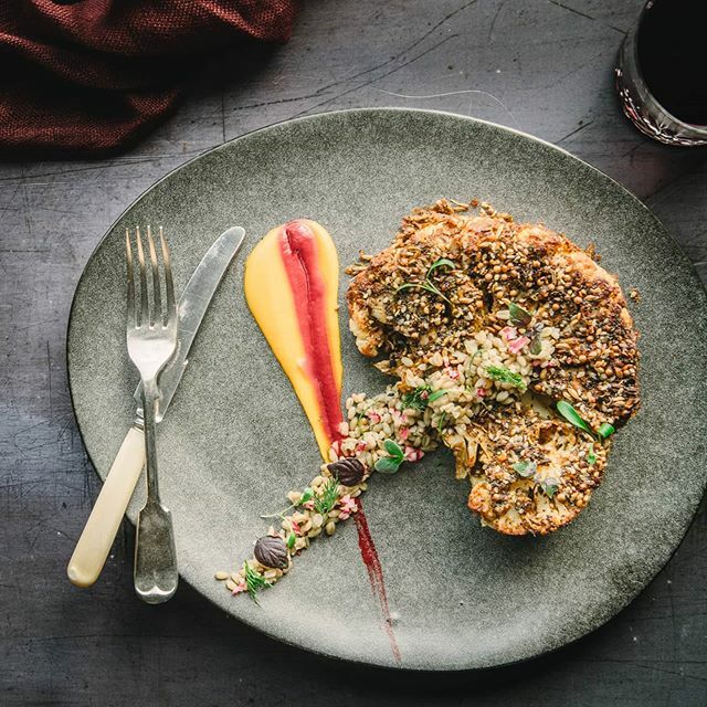 LovEventsUK's tweet photo. A different kind of steak, it's a herb crusted cauliflower steak! 🌱🌱 We cater for all, what ever your dietary requirements.

Choosing your own perfect menu is all part of the celebration process!

If you are celebrating and want to find out more abou… https://t.co/vE396mU0iZ https://t.co/Z7avrUoIXz