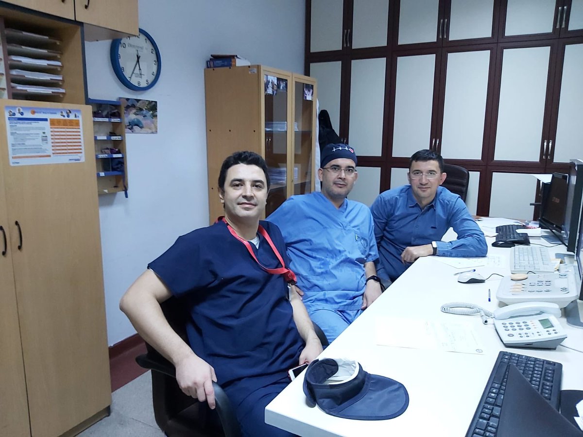 aduacil's tweet photo. Araç dışı trafik kazası sonrası pelvik fraktürile gelen hastada anjografi altında external pudental arterde extravazasyon tespit edildi. Nadir bir yöntem olarak, hastanın kendi adipoz dokusu ile embolizasyon işlemi gerçekleştirildi ve kanama durduruldu. #aduacil #EVTM https://t.co/CwlxmDcKTn