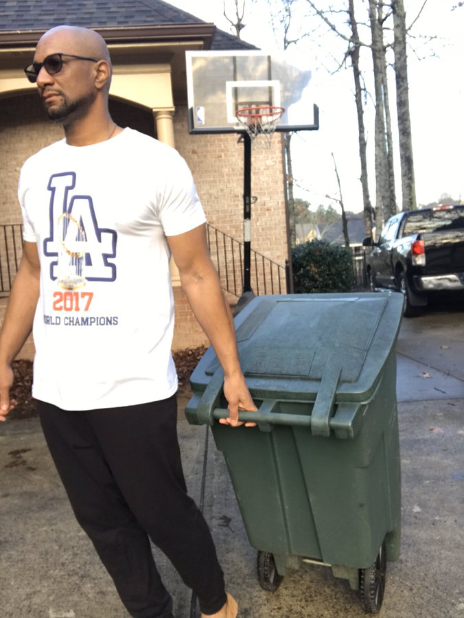 ERTWXavW4AAs63Q?format=jpg&name=900x900