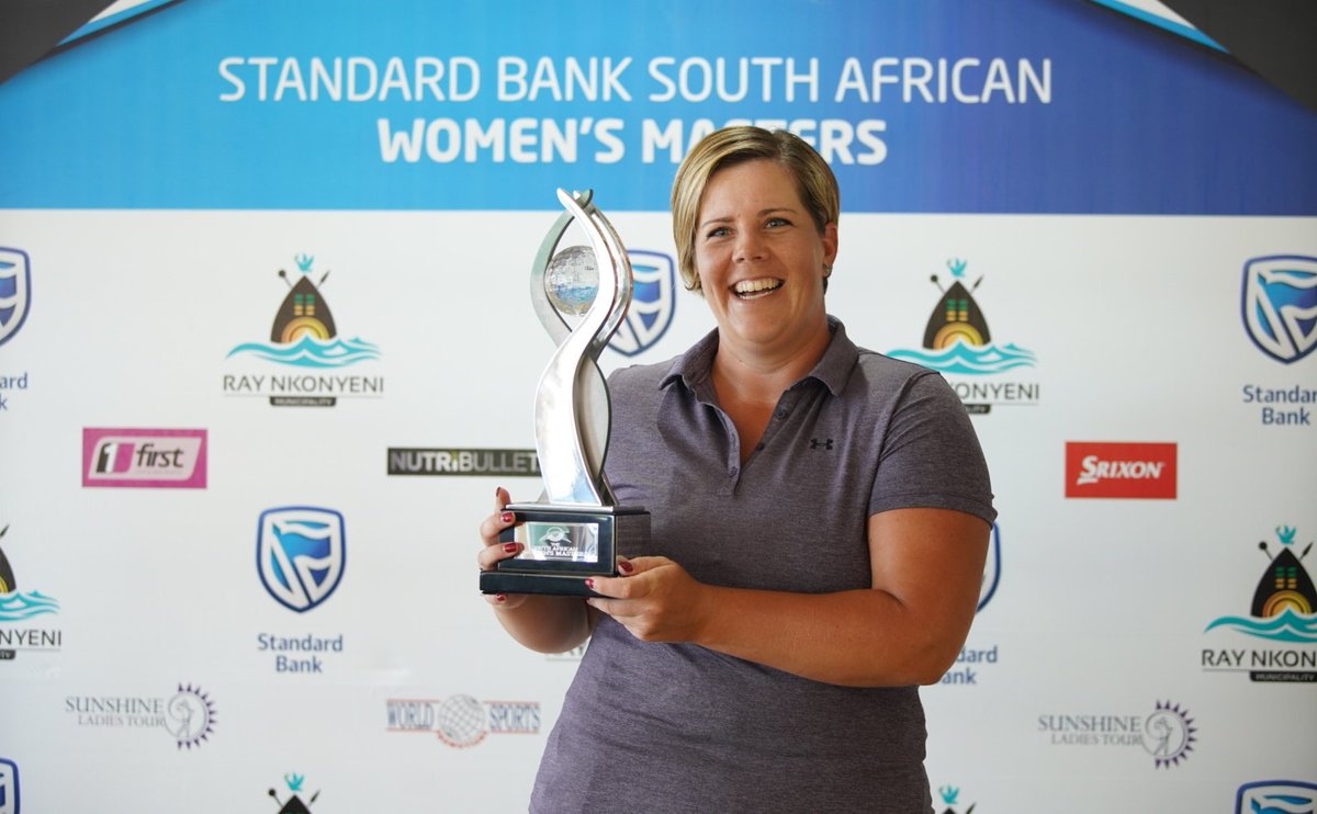 Time for the official trophy shot <a href="/jt_golf/">Jane Turner</a> <a href="/StandardBankZA/">Standard Bank ZA</a> 🏆

📷: <a href="/golfshan17/">GolfShan17 🚨</a>
#SAWomensMasters
#SunshineLadiesTour
#ItStartsHere
#InvestecGolf