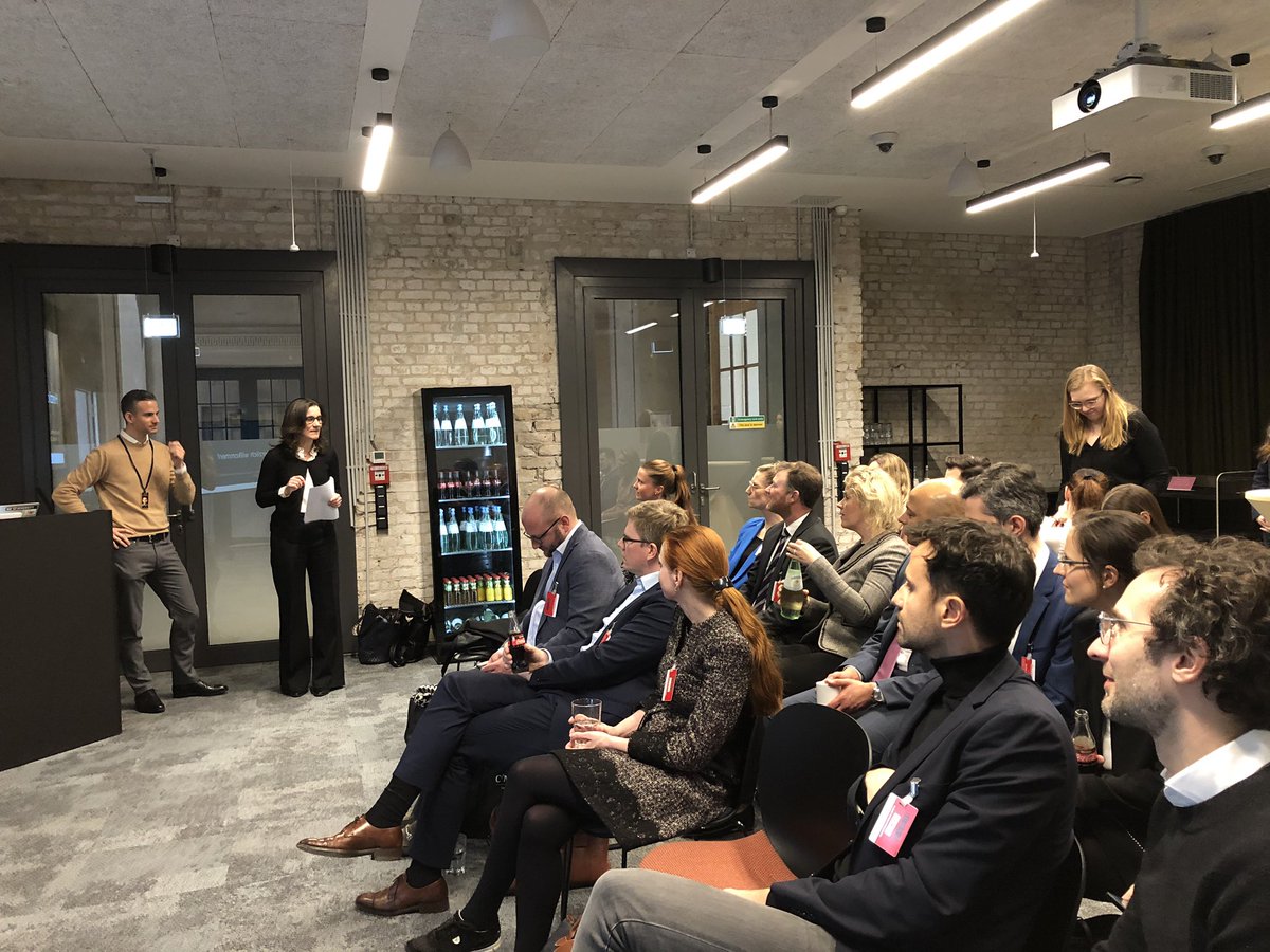 AmChamGermany's tweet photo. Second stop with our #NextGenAmCham at @AWS_DACH talking with Jonathan Weiss about @amazon‘s corporate culture and their development center. 💡 https://t.co/INz0uOpdDj