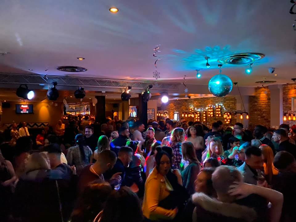 degerobar's tweet photo. Are you thinking about Friday night? DJ Marcus 9pm - Till late - Drinks deals and extended happy hour... Let’s kick off the weekend in style. You know where to go... @degerobar 
#TGIF #Ipswich #Degeros #Itstheweekend https://t.co/obq0Iqzw6y