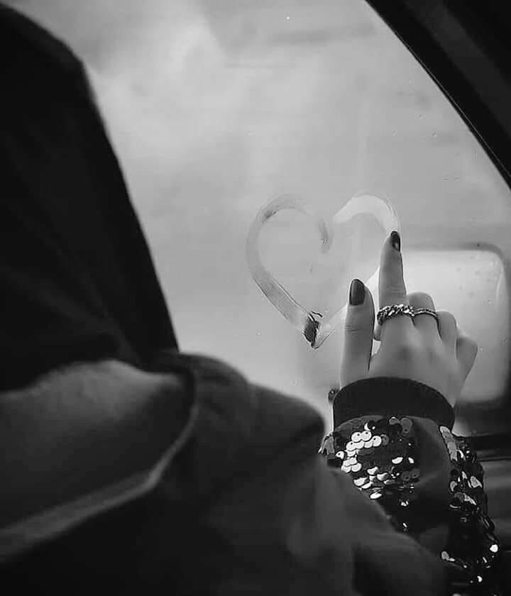 ربما لا نستطيع
 لقاء من نُحب
ولكننا لن نتوقف عن الحُب
لأن الحُب ليس لقاء
#الحُب_وفاء