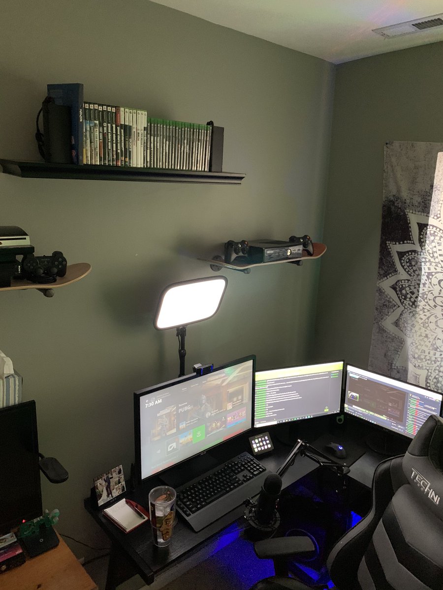 SKATEric_'s tweet photo. Friday Slay Fest @PUBG Free Admission
*Going Live @WatchMixer Alert*
https://t.co/j2XHkIeGhN
#WatchMixer #MixerRetweet #MixerStreamers #HawaiianShirt #ChicagoStreamers #Xbox https://t.co/aCqjFEQcJ8