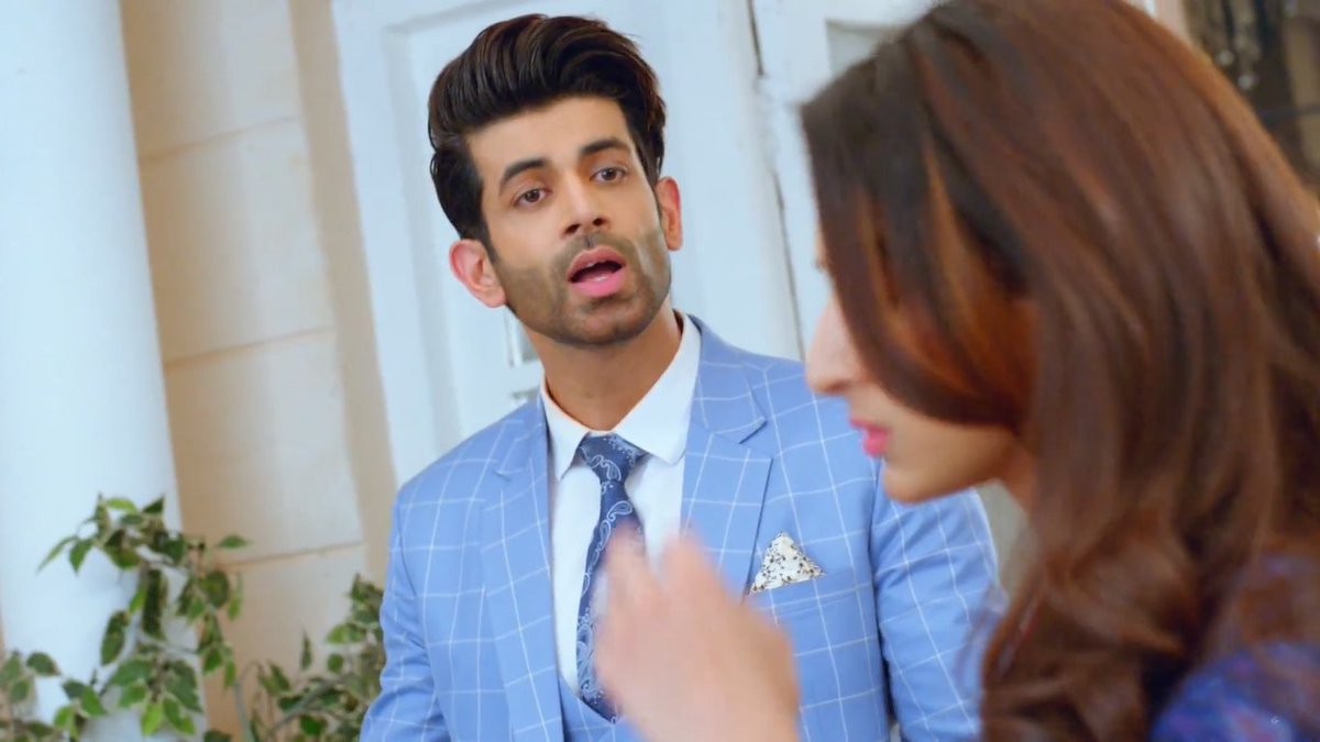 AnjuMaanManiac's tweet photo. @ArmyNamik @NamikPaulWeb @NamikSquad @IamEJF @namik_paul @NamikpaulSquad @hotstartweets @StarPlus @BTL_Balaji @ektarkapoor @ChloeJFerns @Namik_PaulFC #Viraj '#Prerna, no, no, tum bhaago gi, main gun dekhunga, I don't want to do that, so don't make me do that!' 🔥

#NamikSlayedAsViraj #VirajBharadwaj #PreRaj #KasautiiZindagiiKay @ArmyNamik @NamikPaulWeb  @IamEJF #PrernaSharma  #PaulClan https://t.co/f40SVC5vAn