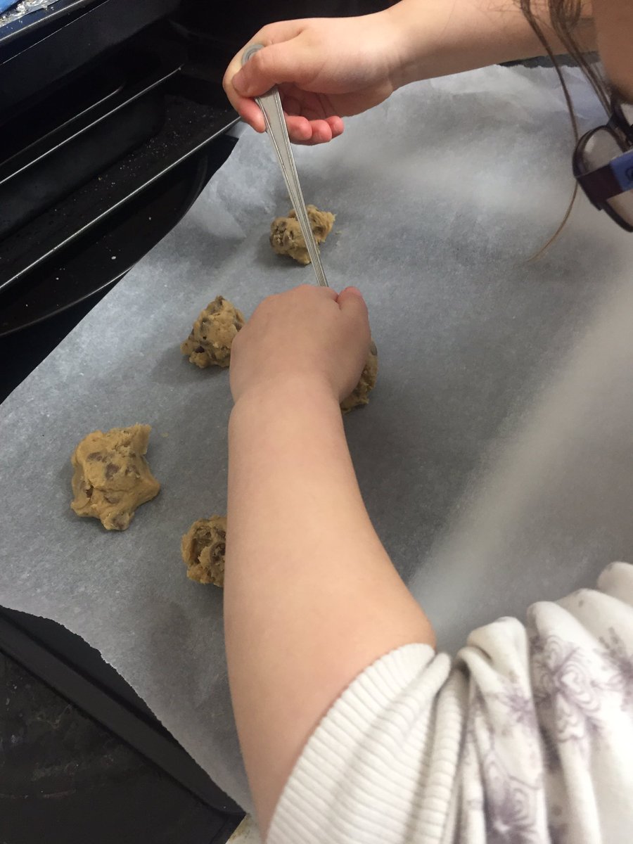 Gemmaco30386919's tweet photo. @G_M_P_S Brooke made cookie for cooking challenge @G_M_P_SClas1AB https://t.co/mYZnYiQwHP