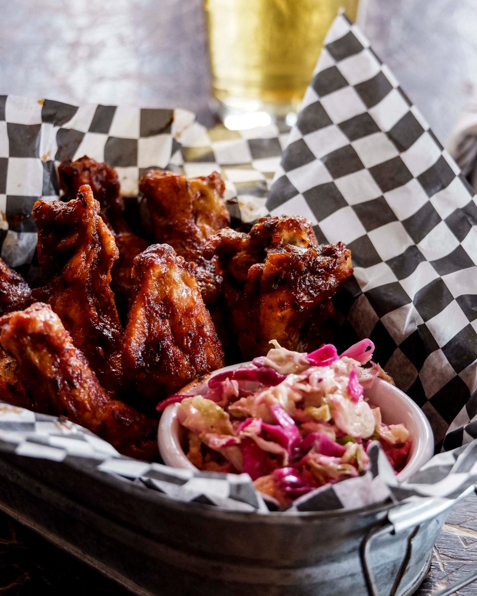 Wings for the weekend 👌Slather yours in a choice of our house barbecue sauce, hot sauce or Jamaican jerk sauce!