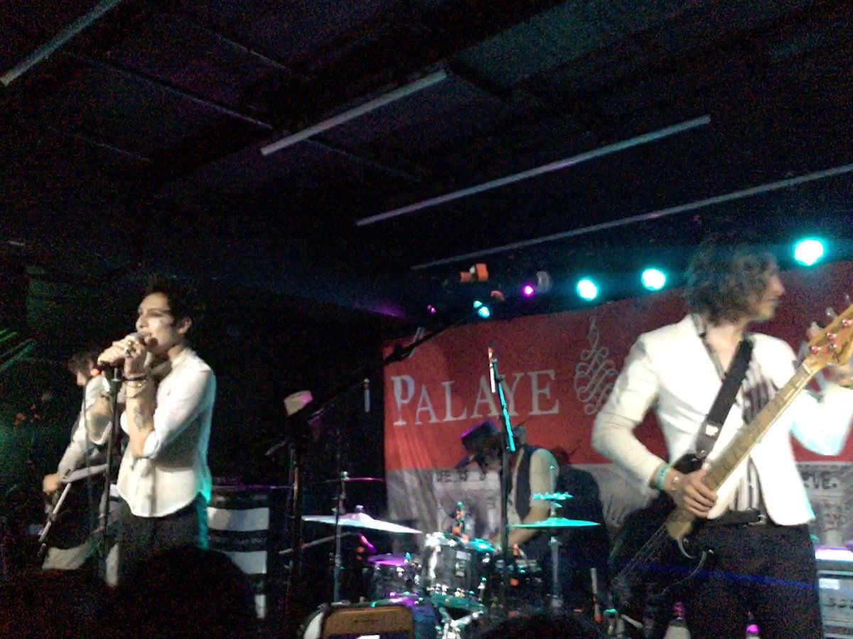 metimeglass's tweet photo. Gutted me &amp; @lovesdallon won’t see @PalayeRoyale in London tonight as she has food poisoning. My poor kid! Grateful if @RemingtonLeith @SebastianDanzig @EmersonBarrett the gang &amp; the crowd go so hard,  she’ll hear you back in Surrey 🤞😘🤘🏻#palayeroyale #tour https://t.co/cv1K03qwU6