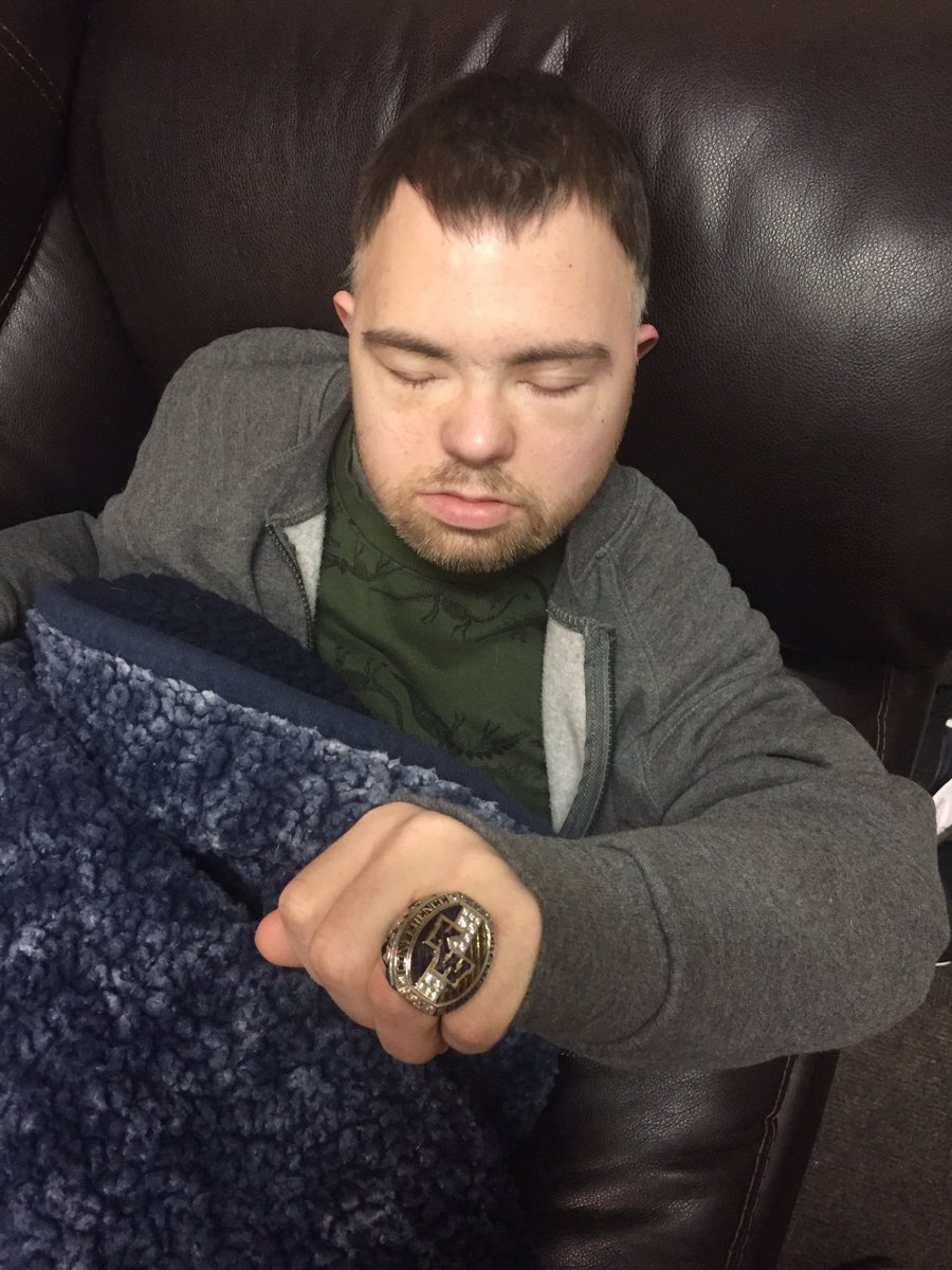the_danielk_'s tweet photo. @Dean___McQueen We stay flexin, even in our sleep https://t.co/9OFT33nyXM