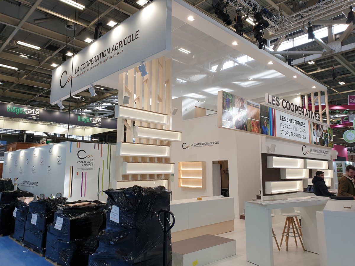 lacoopagricole's tweet photo. Un peu de rangement et on sera prêt pour vous accueillir au @Salondelagri dans le hall 4 #SIA2020 #2300CoopsEngagees
Cc @ChargeDom @FlorencePradier @BCalmette @agritof60 @VigneronsCoop @Lacoopagri_NA @lacoopagriARA @coop_laitieres @moreaujb23 https://t.co/1x2zk9eBGL