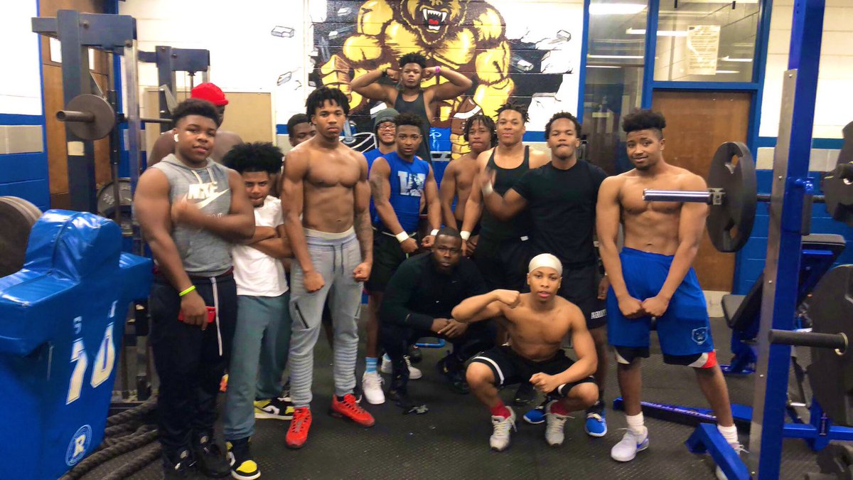 LastTruThorpe's tweet photo. This is my family 💙 #WolverineMindset https://t.co/7A4M37jQUF