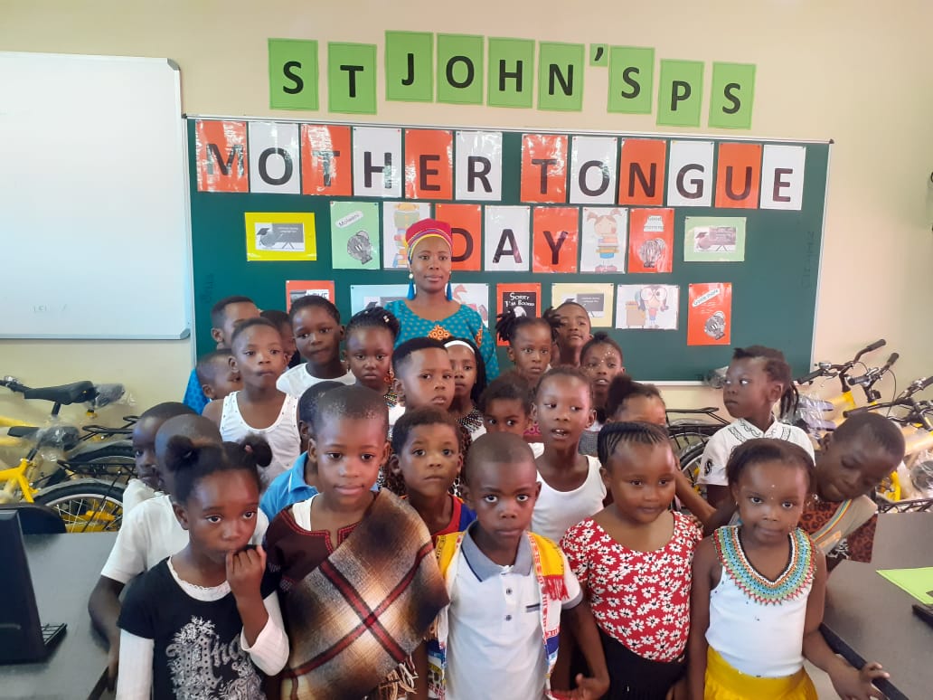 SpellItSA's tweet photo. #MotherLanguageDay
at St John's Primary School @DeAarSolar Literacy Programme https://t.co/jGV4XWFrTq