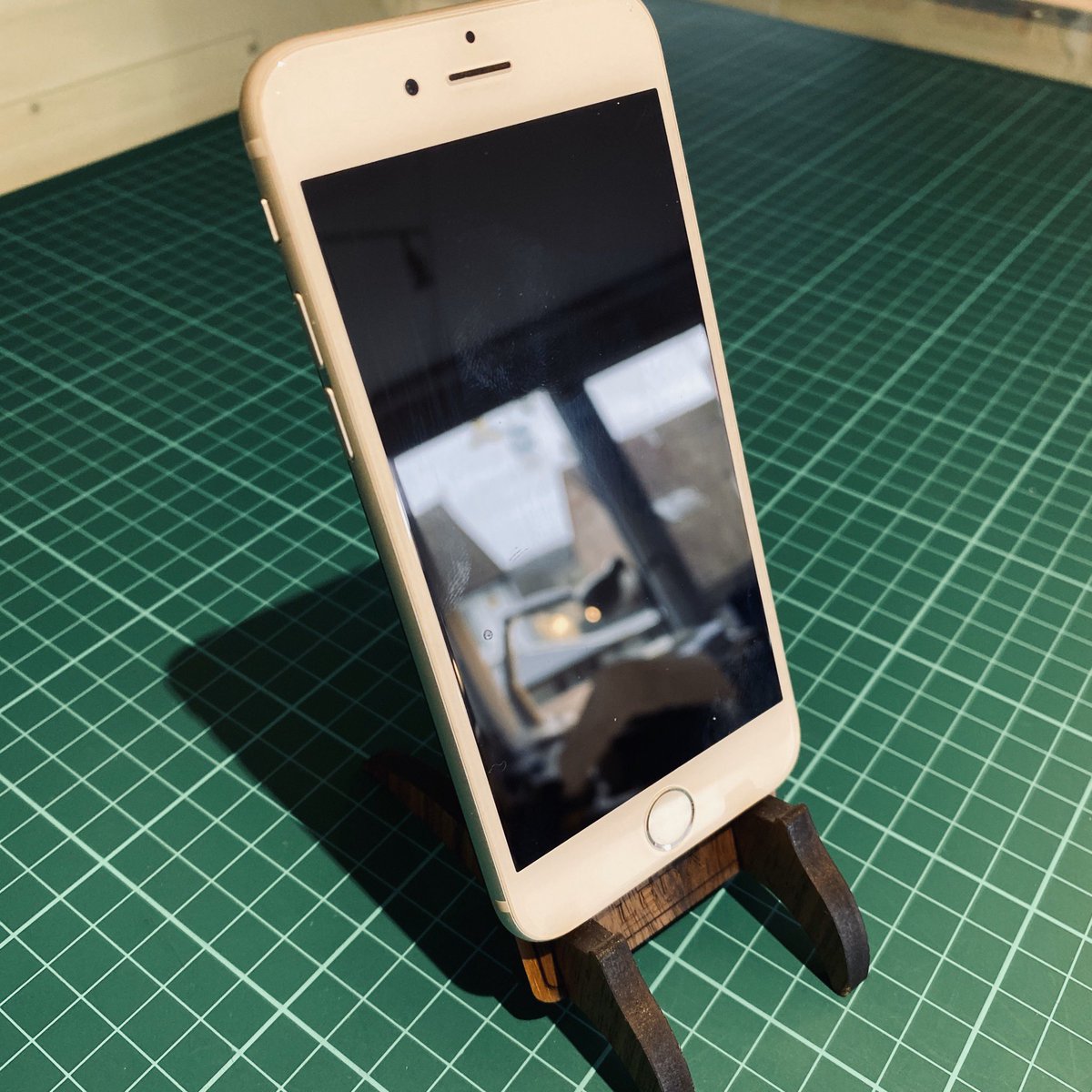 LEDAClocks's tweet photo. Etched with my #treeoflife #clock outline, this #freebiefriday will give you somewhere to stand your phone. #iphone not included ๐
5 only
To Enter
Follow
RT & โค๏ธ this post
Order your FREE item by visiting
https://t.co/8ad3JsPS5e
#mobilephonestand #mobileholder #mobilestand https://t.co/Mb6RCEGYAm