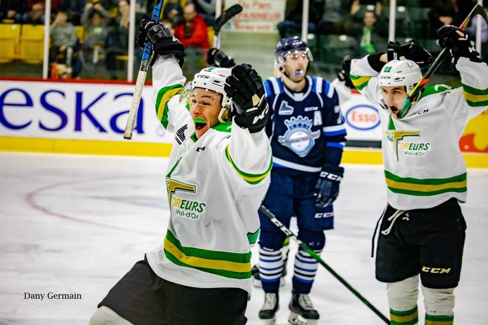 ForeursVD's tweet photo. Les vieux amours se retrouvent toujours...

Vos Foreurs sont au Pays des Bleuets pour y affronter les Saguenéens, à 19h30, à Chicoutimi.

Ça promet, n’est-ce pas? #GoForeurs #fierdetreforeurs https://t.co/59Ug3tH3Yd