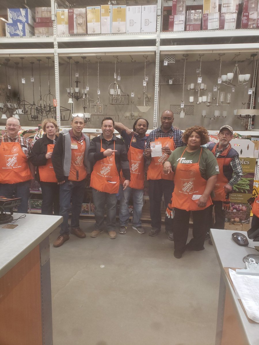 Darryl Sims (@darrylsims0908) on Twitter photo Recognizing Bryan in D28 for always doing the right thing, being a team player, and for helping in every department! Thank you Bryan!! <a href="/fearon_frank/">Frank Fearon</a> <a href="/fernandoa1263/">Fernando Almeida</a> <a href="/ValineAlejandra/">Alejandra</a> <a href="/KaitlynKrulan/">Kaitlyn Krulan</a> <a href="/PintoLpinto83/">Louis pinto</a> Recognizing Bryan in D28 for always doing the right thing, being a team player, and for helping in every department! Thank you Bryan!! <a href="/fearon_frank/">Frank Fearon</a> <a href="/fernandoa1263/">Fernando Almeida</a> <a href="/ValineAlejandra/">Alejandra</a> <a href="/KaitlynKrulan/">Kaitlyn Krulan</a> <a href="/PintoLpinto83/">Louis pinto</a>