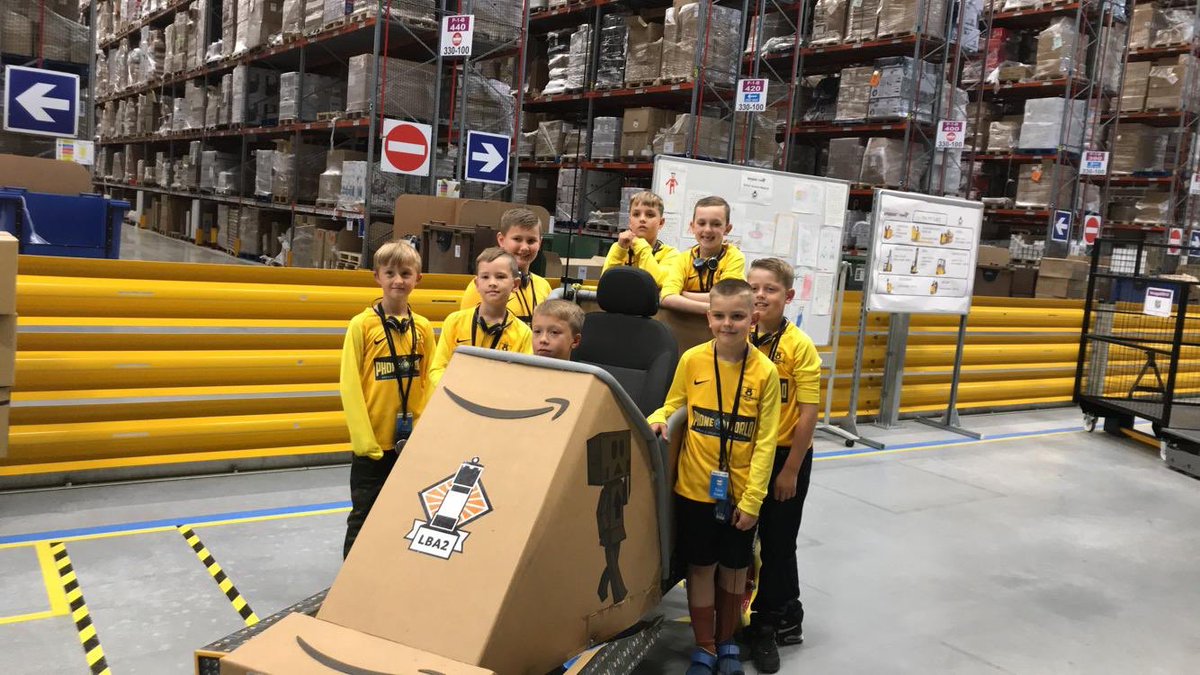 ksten79's tweet photo. When the #hexthorpemonarchs boys visited LBA2 #amazonfctours #lba2 #grassroots #football https://t.co/n9yo7M6l9w