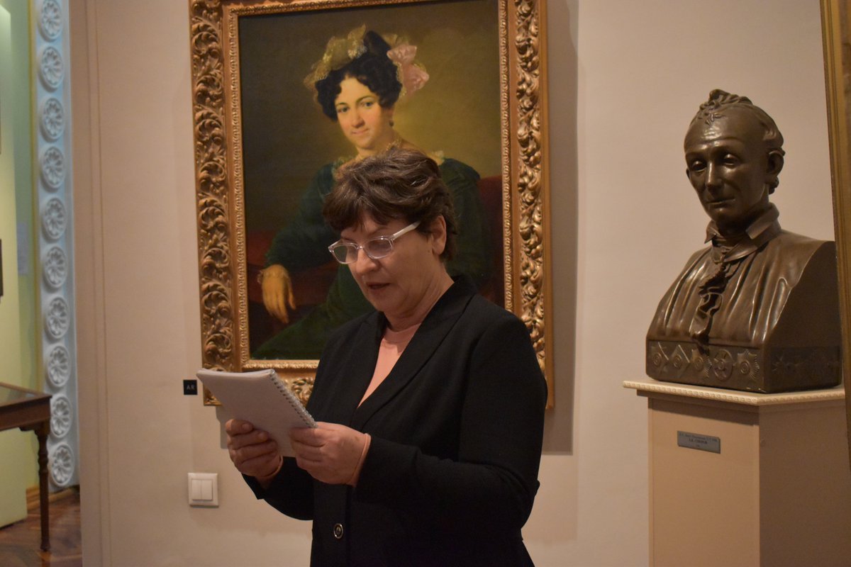 В картинной галерее прошла встреча членов Клуба неугомонных любителей искусства. В преддверии Дня защитника Отечества дамы поговорили о выдающихся представителях сильного пола #догадинка #клубнеугомонныхлюбителейискусства #искусство