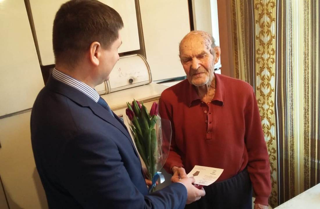 DeminAE78's tweet photo. Сегодня вручил награду участнику Великой Отечественной войны 1941-1945 гг. Гонину Борису Леонидовичу. 
Спасибо Вам, за еще одну весну и за мирное небо над головой! https://t.co/DhByWcVf1j