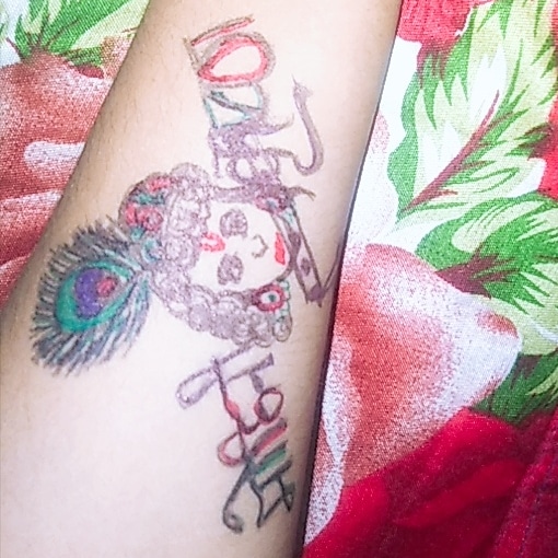 mohak_ramya's tweet image. हे मेरे #बांके#बिहारी 💞आपका तो नाम ही पर्याप्त है आपके प्रेम में डूबने के लिए,💞
जिसको आपकी भक्ति और प्रेम की प्राप्ति हो जाए🤩
उसके लिए फिर दूसरा क्या है इस संसार में ❤️💞
#हरे #कृष्णा 🙏❤️😔
#Mohi 🤩