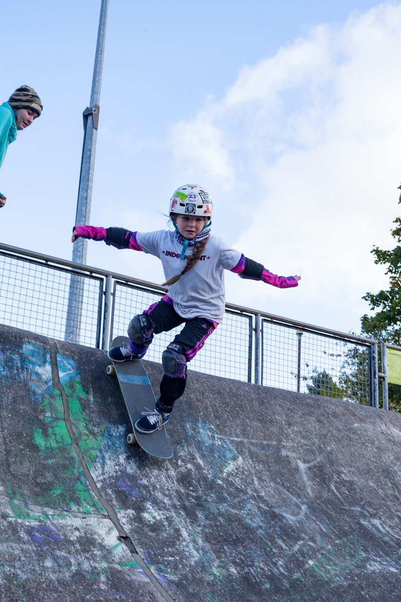 Our 3 ambassadors from Scotland 🏴󠁧󠁢󠁳󠁣󠁴󠁿 are featured in a film <a href="/glasgowfilmfest/">Glasgow Film Festival</a> in March and we are so stoked for them. #finishfridaystrong #FriendshipGoals #skateboarding #skateboardsforhope #FF 📸 Photos #HannahBailey