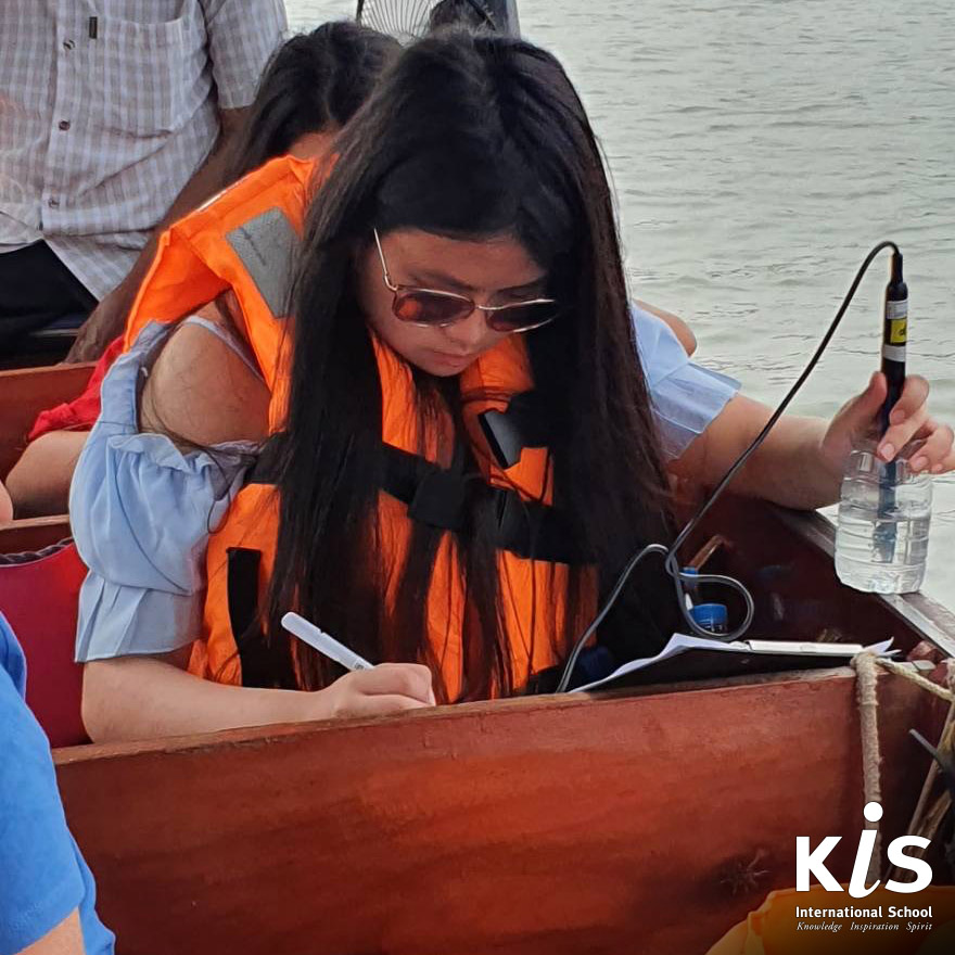 KISbangkok's tweet photo. KIS Grade 11 Environmental Systems and Societies recently completed their fieldwork for their Internal Assessments by carrying out their own investigations on various aspects of water quality of the Maeklong River. #kis #kisDP #learnbydoing #IBeducation https://t.co/bbhsQTt8YU https://t.co/KDdD54D1F3