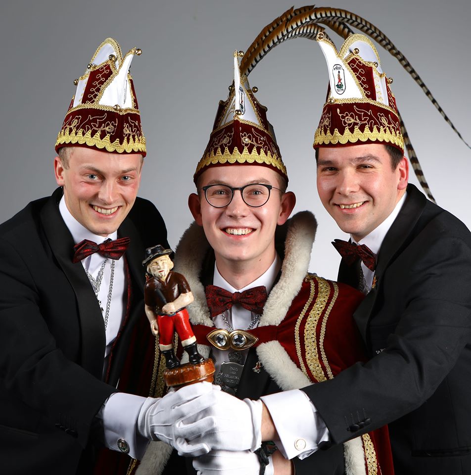 Hessing30417889's tweet photo. Onze collega Erwin Janssen (Teamleider Bedrijfsbureau in Helmond) is verkozen tot Prins Carnaval in Piëlreuzenriek (Ysselsteyn). We wensen Erwin en al onze andere carnavalvierende collega's heel veel plezier de komende dagen.

Fotografie: Marcel Aerts Fotohuis Venray https://t.co/j51U9vF1n3