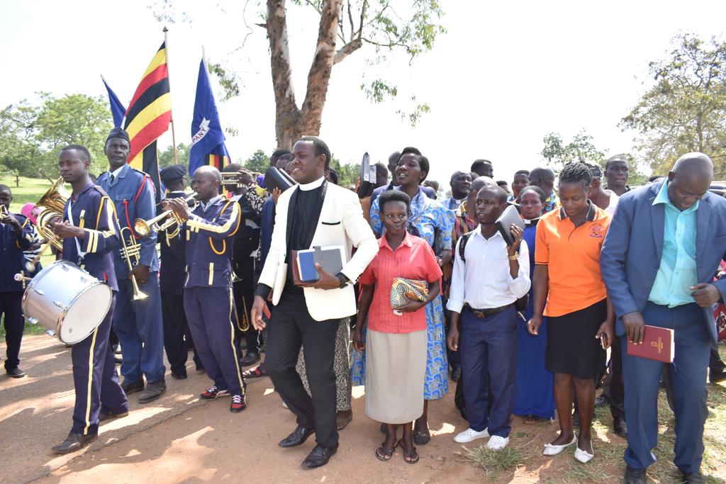 AnkoleDiocese's tweet photo. 55 years of Runyankole-Rukiga bible celebrations at Booma grounds. Thank you Bible Society of organising a great function. We thank you God for your power that was evident during the function. @tvwestUG @ntvuganda @ChurchofUganda @Archbishop_COU @nbstv @newvisionwire https://t.co/wIFDVggtg0