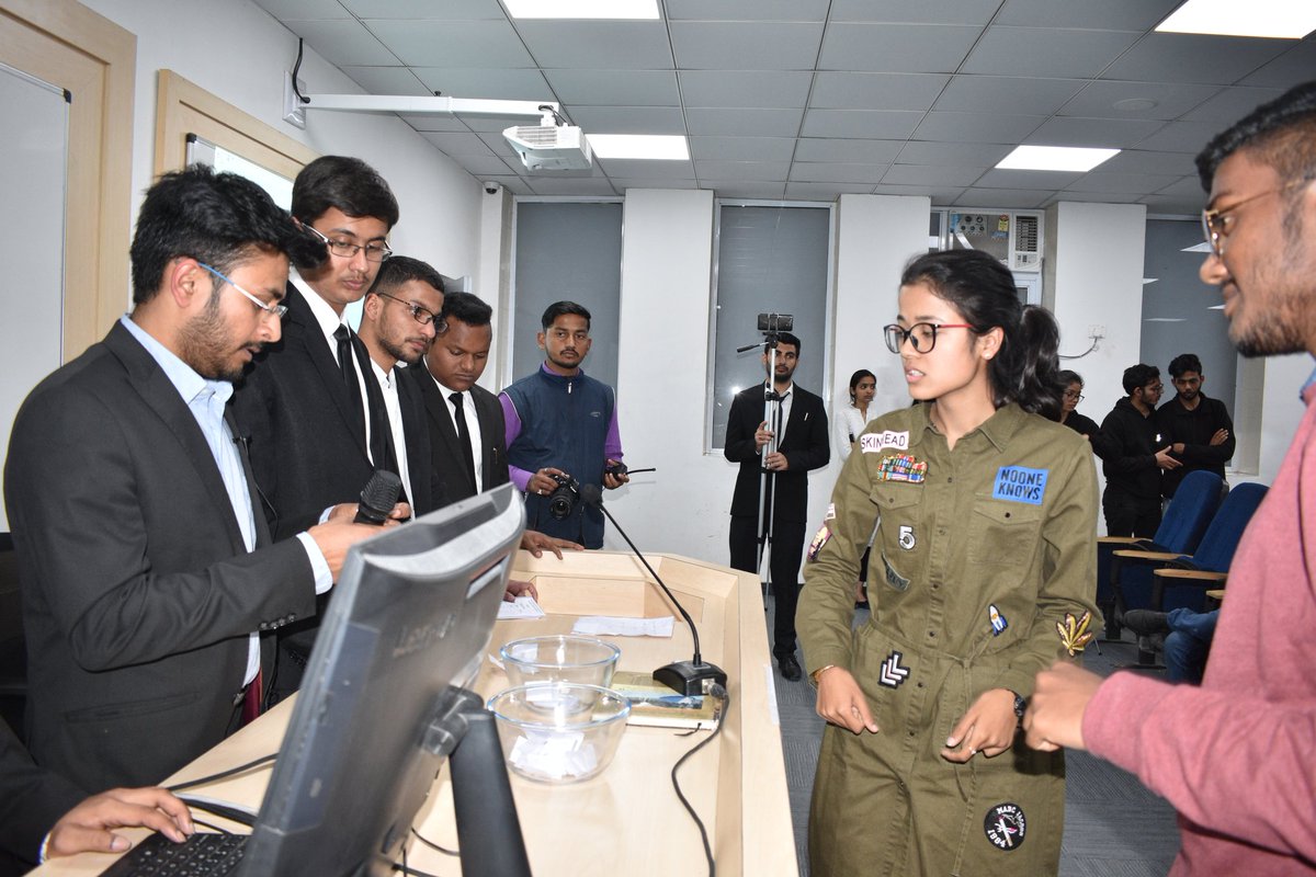 LloydCollege's tweet photo. The most awaited time of the day. Here we are beginning the draw of lots and memorial exchange. Letโs see how lucky our teams are this time.
#SAARCMOOT #mootingcompetition #lloydlawcollege #law https://t.co/ovwU47SYCg