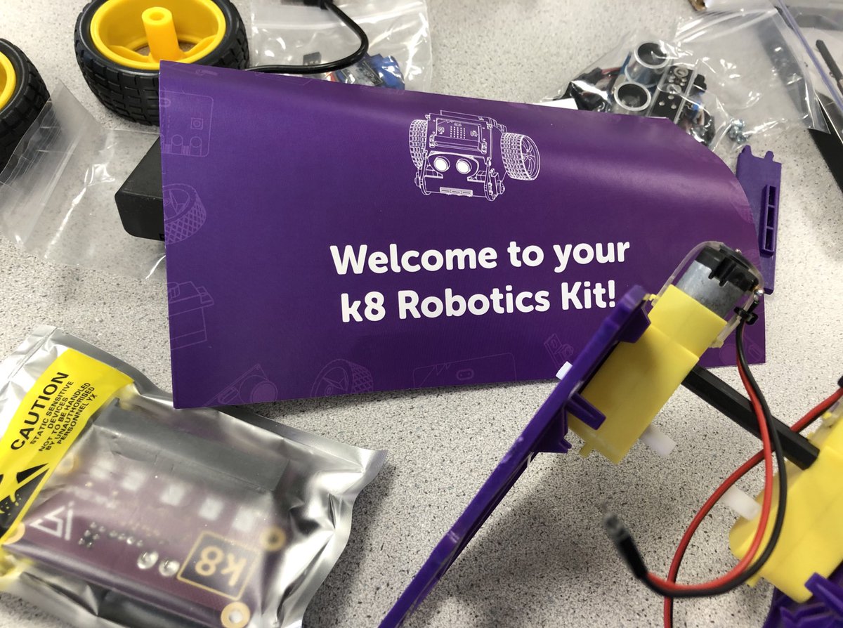 MmeArmour's tweet photo. It’s @SRCE_NS @brilliant_labs cohort day hosted by @KeatingNellie!

Starting things off with some great discussions and testing out how to build a @microbit_edu k8 robot! https://t.co/u9jyMT4rej