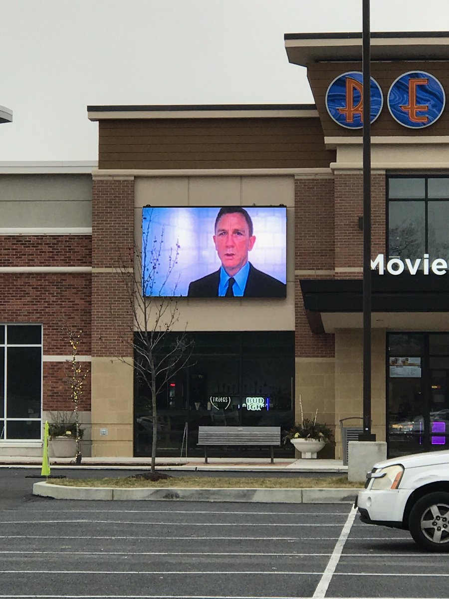 ThinkSign's tweet photo. Clarity, Contrast, Color....Oh My!  Reel Cinemas in Lancaster PA loves showing movie trailers with their new 7' x 12' 10mm ThinkSIGN.  How can we help you showcase your brand?  #theaters #signs #movies #marketing https://t.co/BdqKK3gqeO