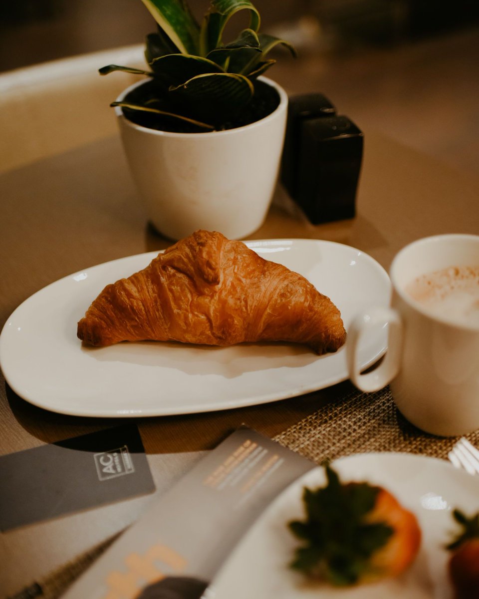 achotelbourbon's tweet photo. Indulge in freshly baked croissants imported from France, sliced prosciutto and delectable dishes. 🥐
 #ACBourbon #NewOrleans #ACHotels #Bourbon #Marriott #Travel #Stay #Marriotthotels #Hotel #ANewWayToHotel #Experience #Foodie #Breakfast https://t.co/FAkDbBAT2F