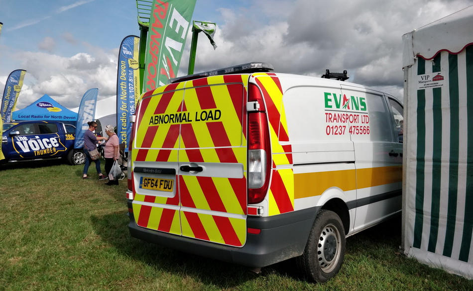evanstransport1's tweet photo. Among our wide & varied fleet we are able to offer hire services of specialised units. https://t.co/wkiiZFvxSe #concrete #haulage #vehicles #transport #hirevehicles #wideloadescortdevon #wastehaulage https://t.co/ou4O7iJEeO