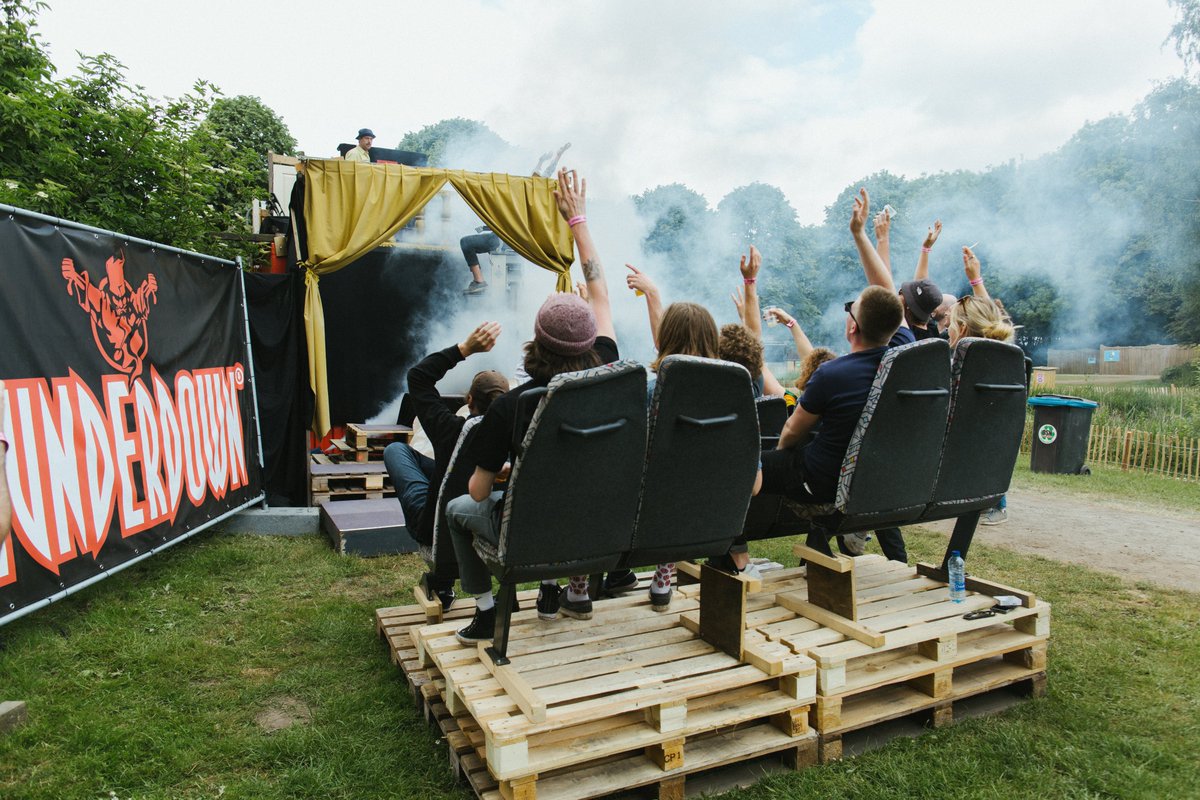 dkmntl's tweet photo. The light installations, sculptures, sound design and general tucked-away pockets of creativity are what makes Lente Kabinet stand apart. @LenteKabinet20 sees @_rev1ve, Tina Reden, Telemagic, siXren and more partake. We can't wait to see what happens ✨ https://t.co/xdUcOQN6aP